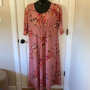 Women’s Plus Size Floral Maxi Dress
